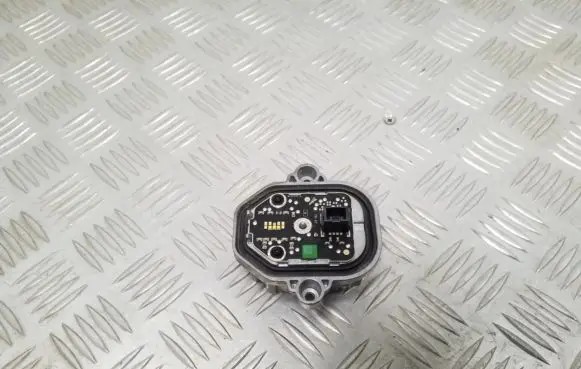 Volvo XC90 Light module LCM B132122B