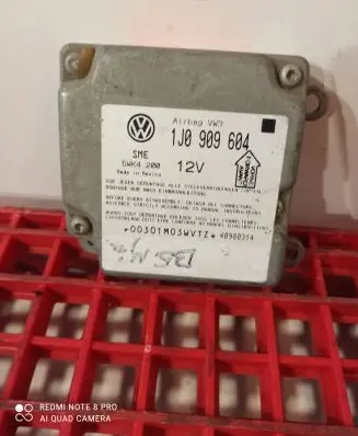 Volkswagen PASSAT B5 Airbag control unit/module 1J0909604 40980314 5WK4200