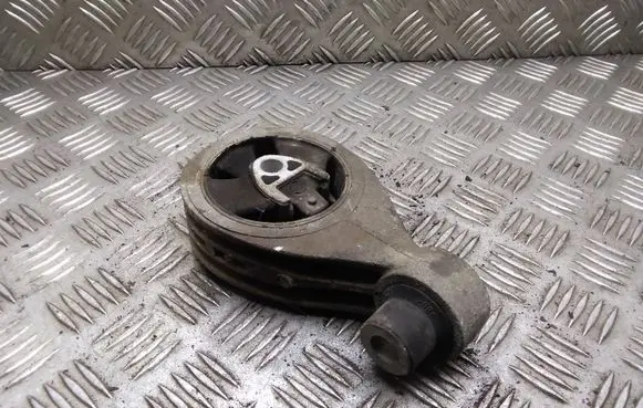 Nissan Qashqai Engine mount bracket 820027722