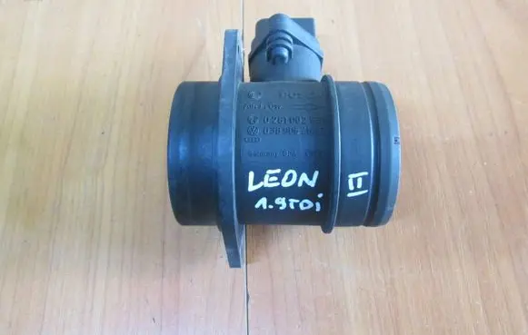 Seat Leon (1P) Mass air flow meter 038906461B 0281002531