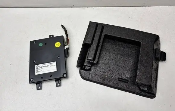 Volkswagen PASSAT B6 Bluetooth control unit module 1K8035730 3C0919738