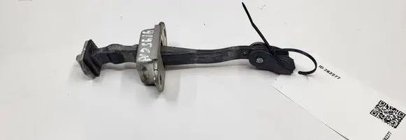 Nissan Leaf I (ZE0) Rear door check strap stopper