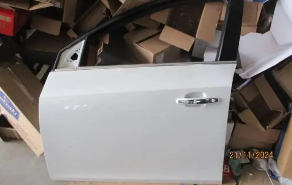 Chevrolet Cruze Front door
