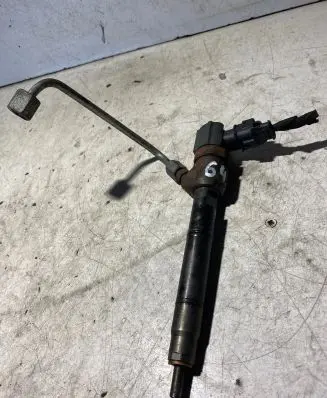 Hyundai i30 Fuel injector 338002A900