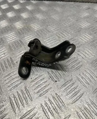 KIA Sportage Front door upper hinge