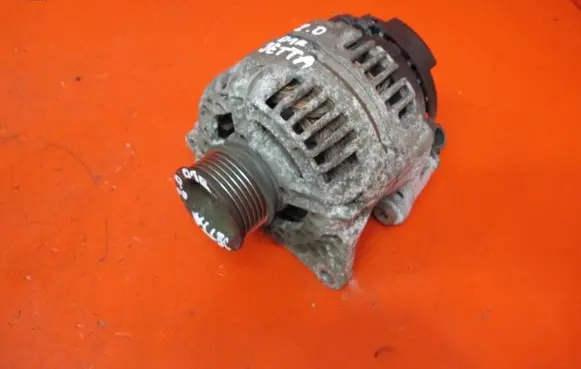 Volkswagen Jetta IV Generator/alternator 028903028D 0124325003