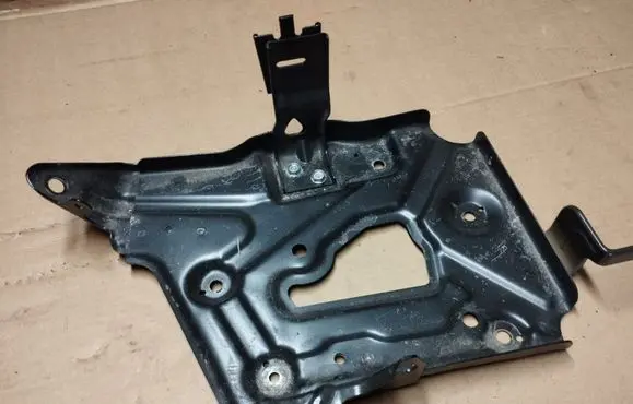 Honda CR-V Battery tray 