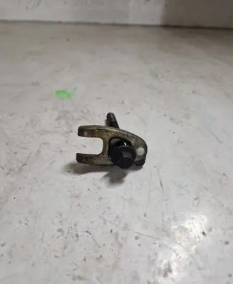 Renault Laguna III Fuel Injector clamp holder 