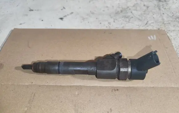 Fuel injector