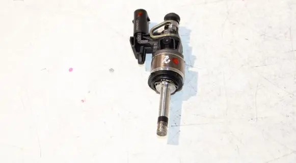 Audi A1 Fuel injector 05C036 0261500443