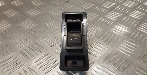 Toyota Land Cruiser (J150) Electric window control switch