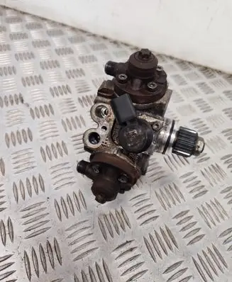 Audi Q7 4M Fuel injection high pressure pump 059130755CN