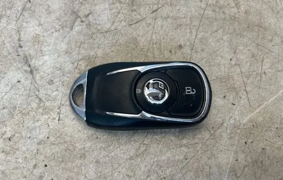 Opel Insignia B Ignition key/card 