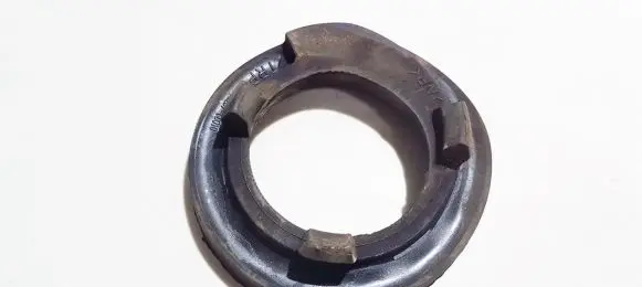 Toyota Yaris Front coil spring rubber mount 482570d010 48257-0d010