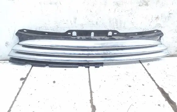 Mini One - Cooper Coupe R56 Front bumper upper radiator grill 2752364