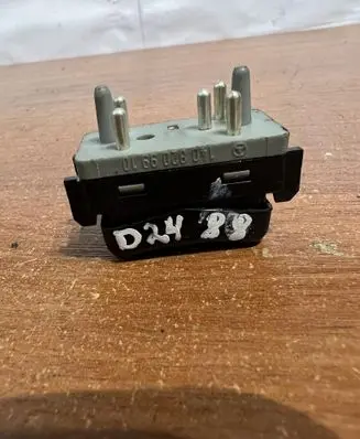 Mercedes-Benz S W140 Seat heating switch 1408209910 D2488