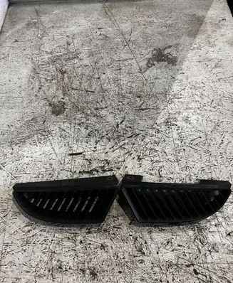 Mitsubishi Colt Front bumper upper radiator grill
