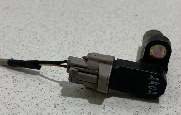 Toyota Avensis T250 Crankshaft speed sensor 