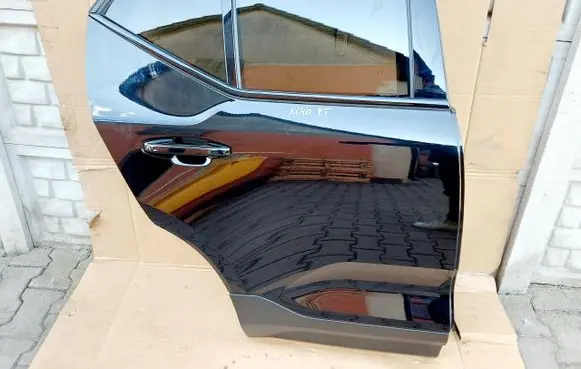 Volvo XC40 Rear door 