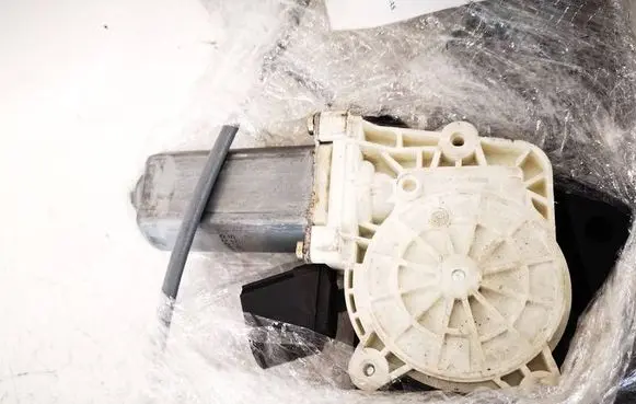 BMW 5 E60 E61 Front door window regulator motor 6922267