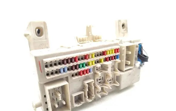 Mazda 3 I Fuse module PHBS4H 519198030 PHBS4H66730D