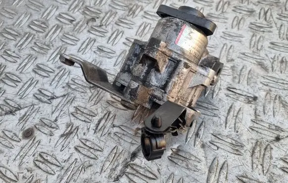 BMW 3 E46 Power steering pump 6754172 7692974517