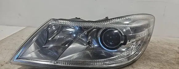 Skoda Octavia Mk2 (1Z) Headlight/headlamp 1Z1941015G 24705205000008 1ZL24705205