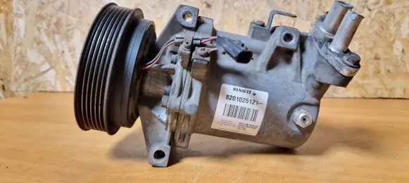 Renault Megane III Air conditioning (A/C) compressor (pump) 8201025121