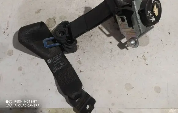 Opel Meriva A Front seatbelt 13149531 93335105 542419061