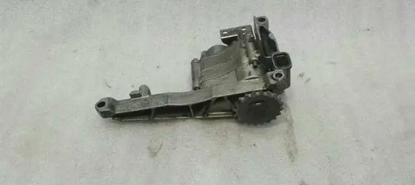 Mercedes-Benz E W211 Oil pump A6421802001
