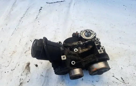 Honda CR-V Oil filter cover 