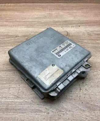 BMW 5 E39 Engine control unit/module ECU 2247072 0281001373