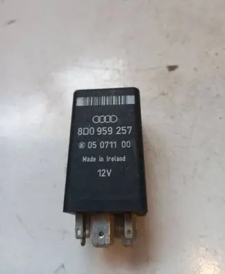 Audi A6 S6 C5 4B Other relay 8D0959257 05071100