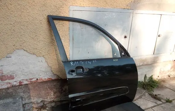 Toyota RAV 4 (XA20) Front door