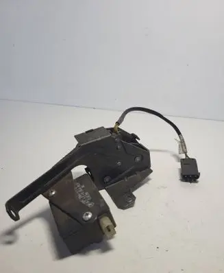 BMW 5 E39 Tailgate/trunk/boot lock/catch/latch 67118384069