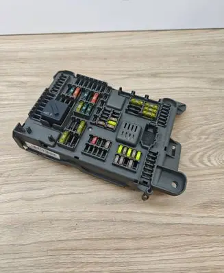 BMW X5 E70 Fuse module 693168704 518954021A 0444579693168704