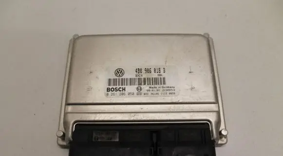 Volkswagen PASSAT B5 Engine control unit/module 4B0906018B 0261206050