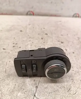 Chevrolet Cruze Light switch 13301758