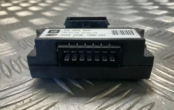 Opel Astra H Tow bar trailer control unit/module 24453850 5DS00879800