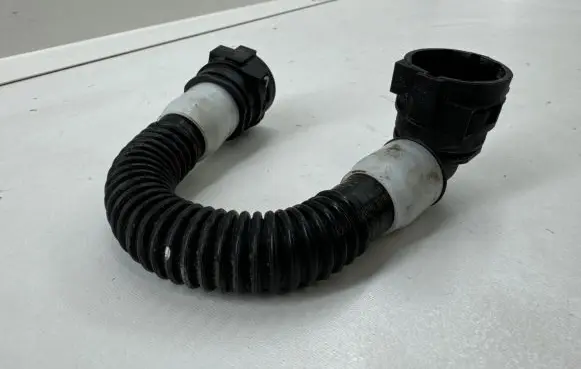 Tesla Model Y Electric car engine cooling hoses/pipes 163159700B 20220912