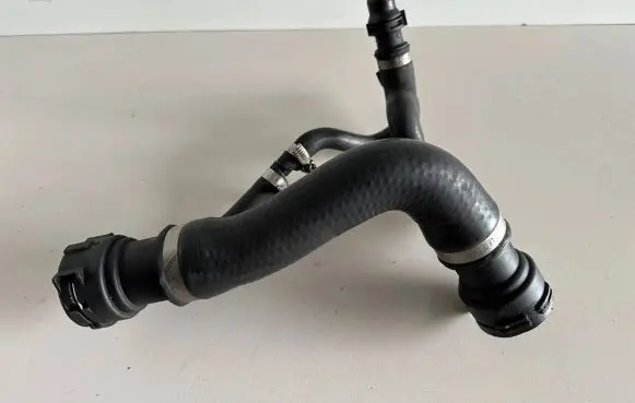 BMW 5 E60 E61 Engine coolant pipe/hose 7546064 10305924