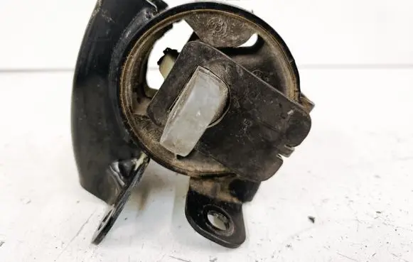 Engine mount bracket