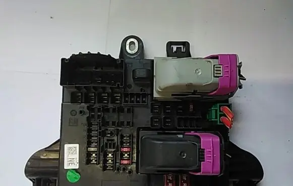 Opel Insignia A Fuse box set 13277321