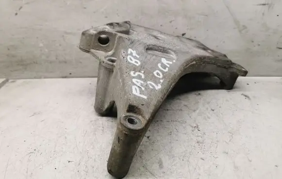 Volkswagen PASSAT B7 Engine mounting bracket 03L199207