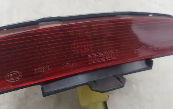Nissan Primera Third/center stoplight 236518