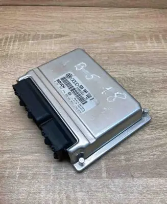 Volkswagen PASSAT B5 Engine control unit/module ECU 8D0907558B 0261204774