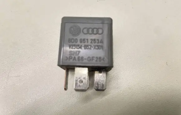 Audi A4 S4 B7 8E 8H Other relay 8D0951253A