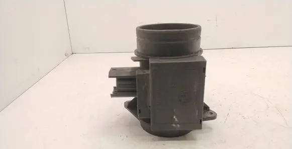 BMW 5 E39 Mass air flow meter 72218400 2246034
