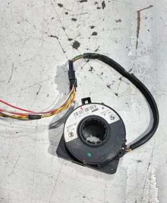BMW 5 E39 Steering angle sensor 05111550 110187 37141094142