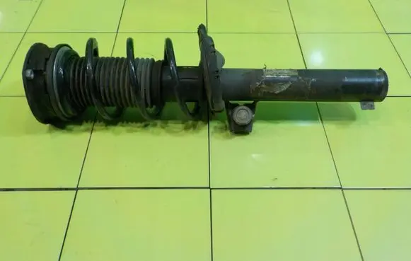 Volkswagen PASSAT B8 Front shock absorber/damper PRZOD MCPERSON